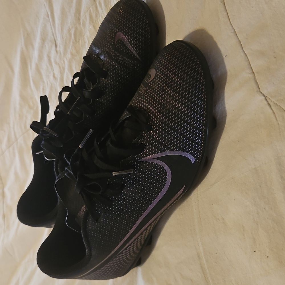 Nike Women's Black and Purple Athletic Soccer Cleats Shoes 8